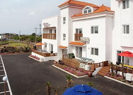 Lapaloma Pension Чеджудо Экстерьер фото