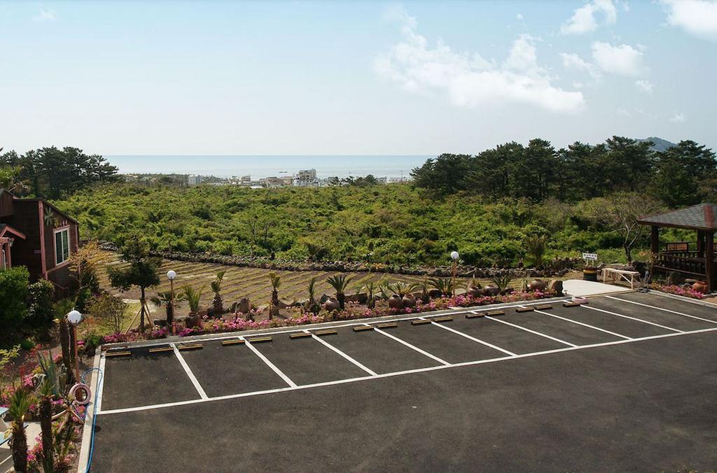 Lapaloma Pension Чеджудо Экстерьер фото