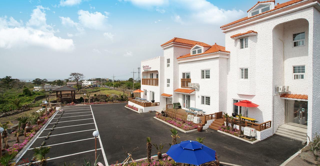 Lapaloma Pension Чеджудо Экстерьер фото