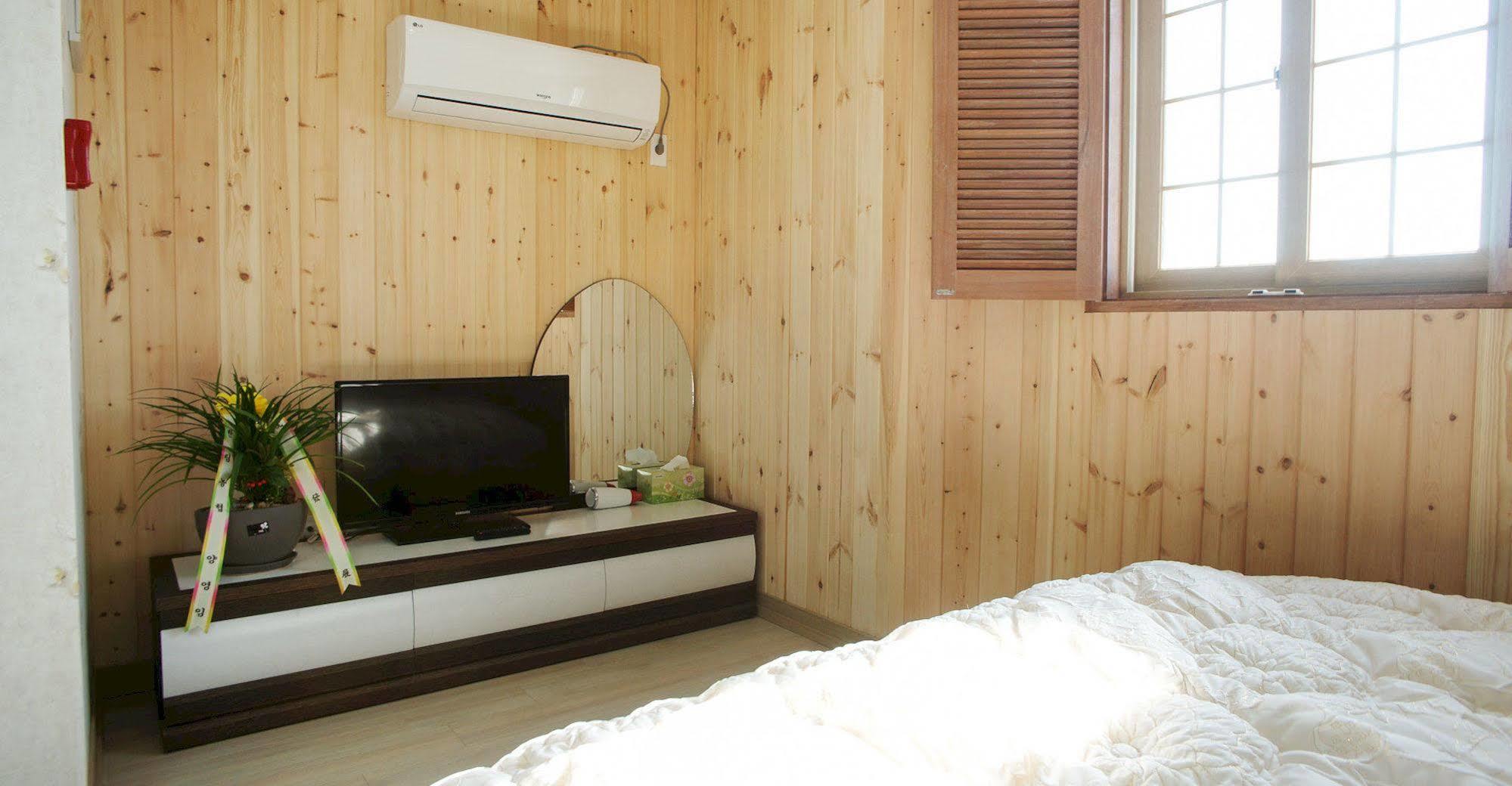 Lapaloma Pension Чеджудо Экстерьер фото